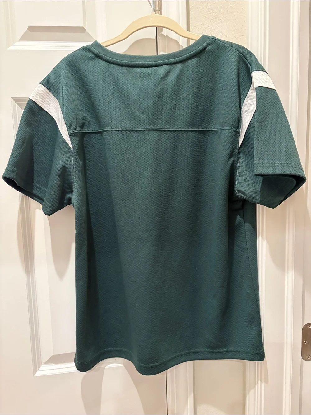 NFL Team Apparel Green Bay Packers football XL 18-20 youth mesh shirt v neck tee
